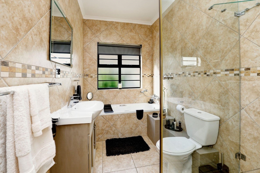 3 Bedroom Property for Sale in Van Riebeeckshof Western Cape